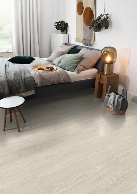 EGGER CLASSIC 8/32 DUB SORIA BÍLÝ EL2062