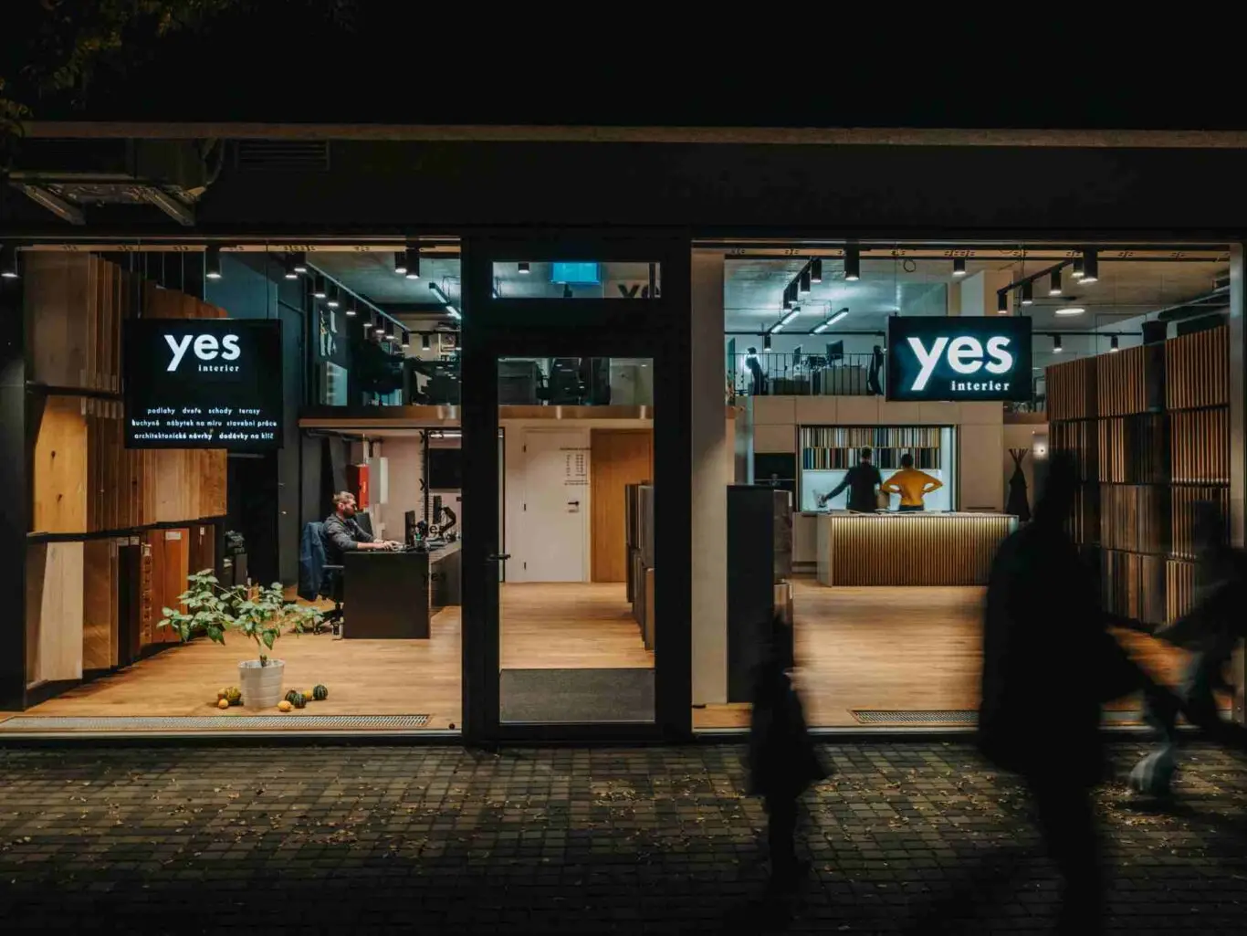 Vlastní showroom, vlastní team pro váš výběr