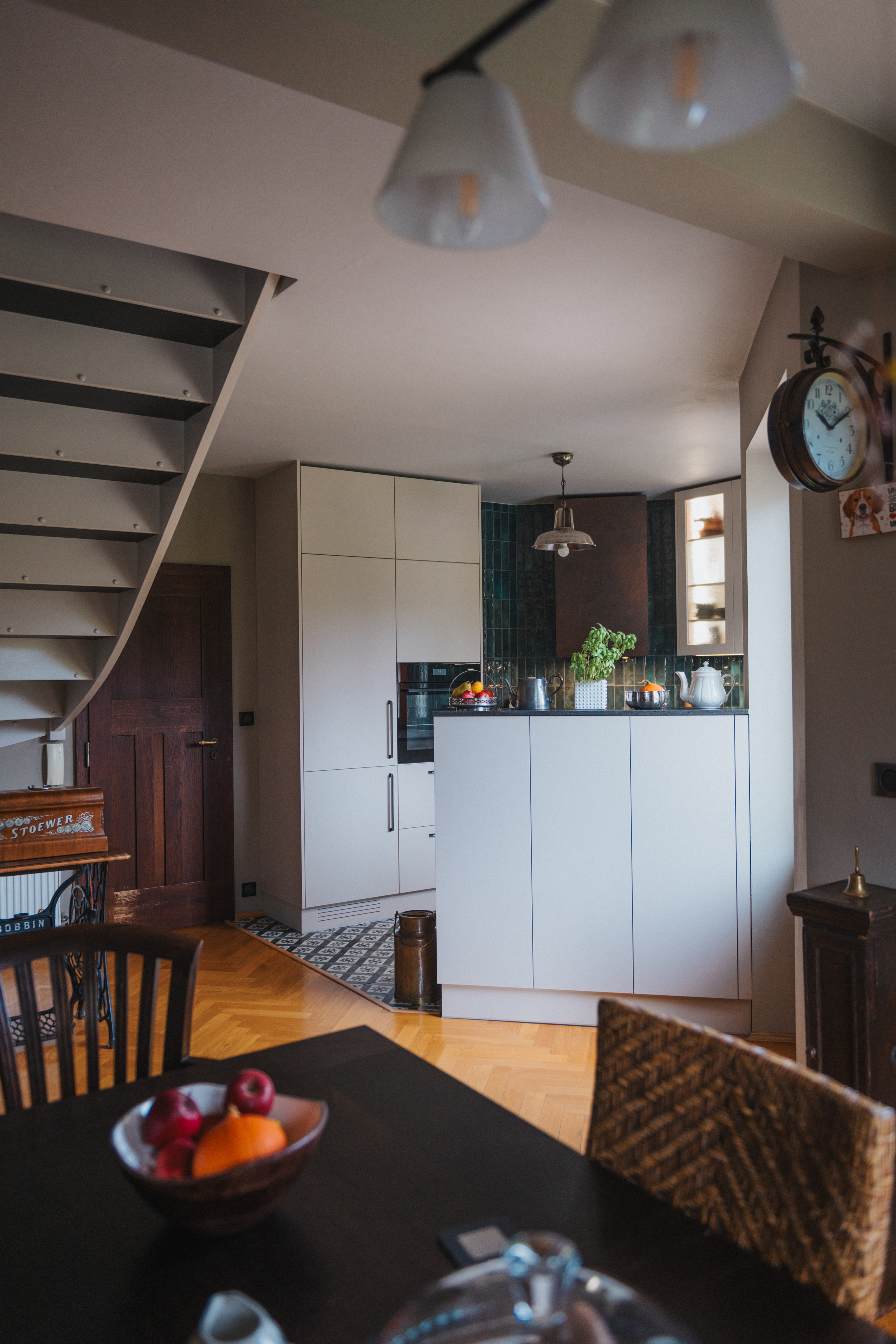 umělý kámen, akrylová dvířka